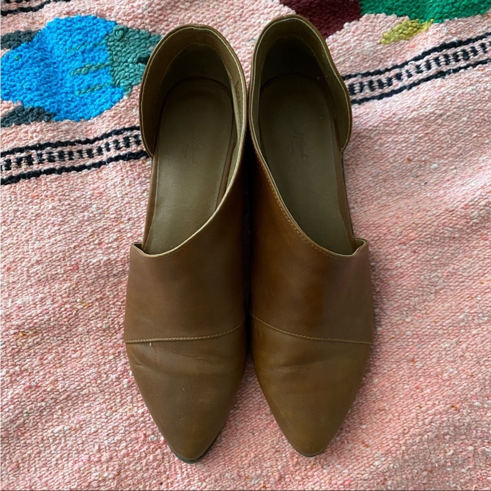 Universal thread cut out bootie